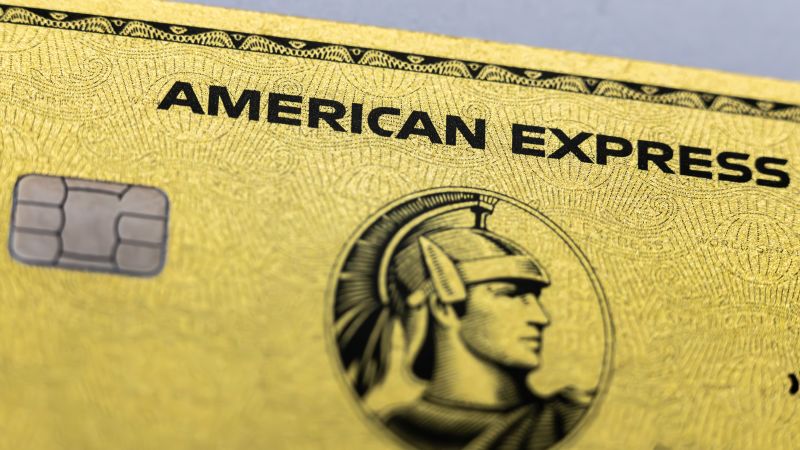 Here's Why Elite Credit Cards Are Fighting for Affluent Shoppers 1 Here's Why Elite Credit Cards Are Fighting for Affluent Shoppers
