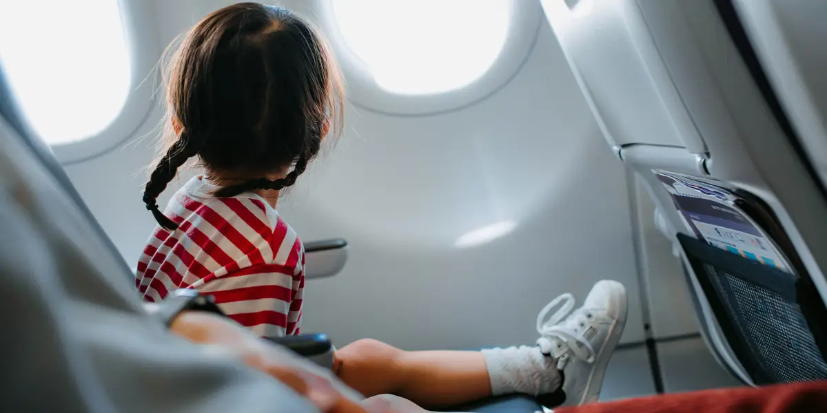 My Kid Vomited on a Flight and the Flight Attendant Was the Hero 1 My Kid Vomited on a Flight and the Flight Attendant Was the Hero