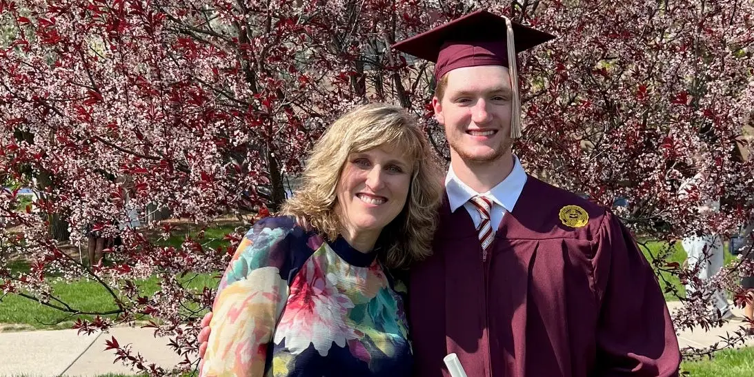 My son moved away after college; Am I his roommate, his friend or his mother? 1 My son moved away after college; Am I his roommate, his friend or his mother?