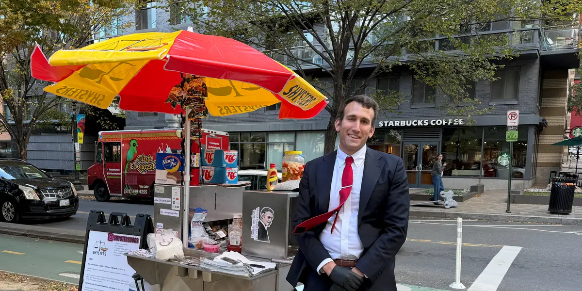 Off-duty IRS attorney opens hot dog stand 1 Off-duty IRS attorney opens hot dog stand