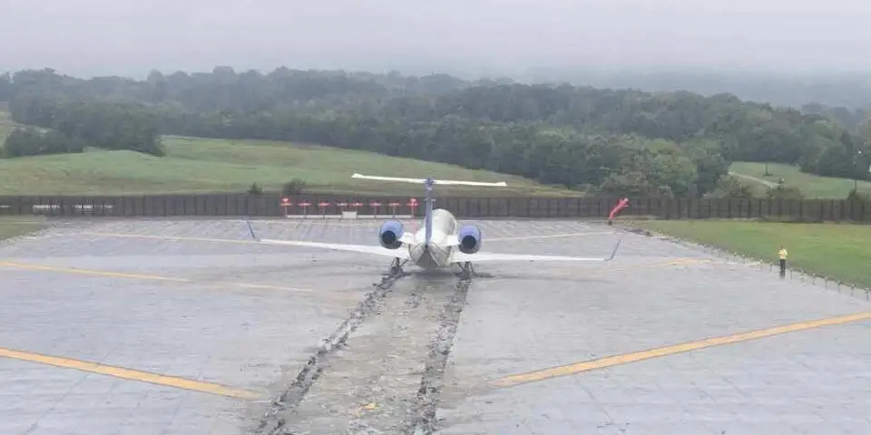 Plane skidded off runway after captain didn't respond to co-pilot's calls 1 Plane skidded off runway after captain didn't respond to co-pilot's calls